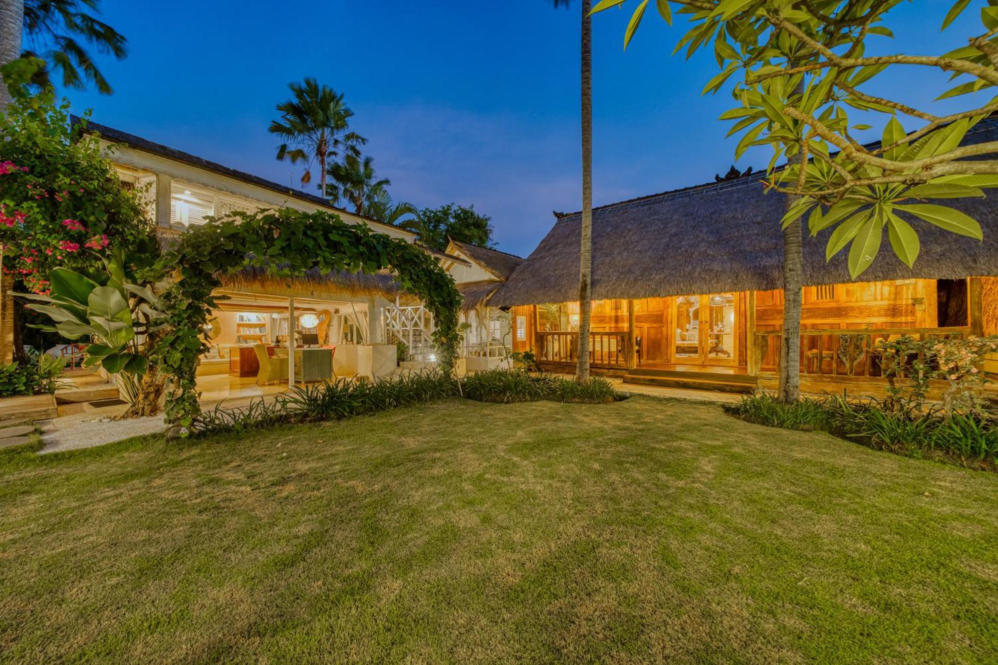 Villa Kalis, 10 Bedroom Family And Group Villa Seminyak Exterior foto
